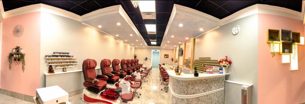 Q Nails