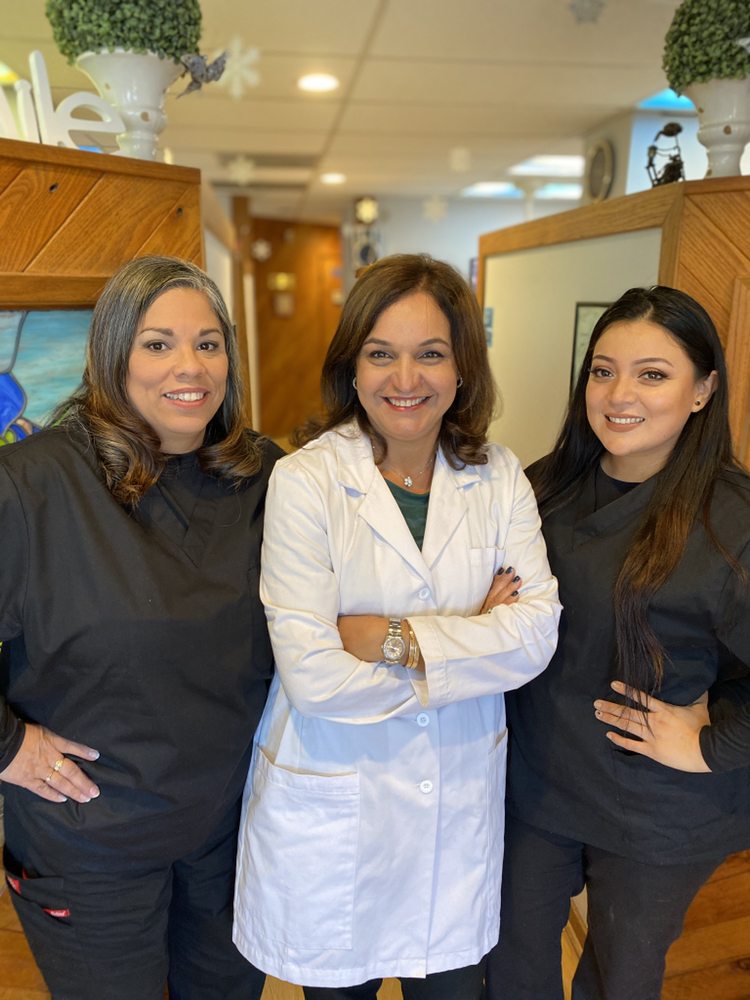image of business Parisa Ezzati, DDS