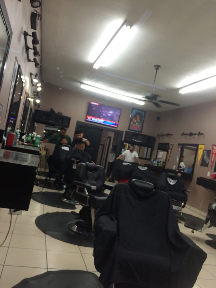 Fades & Cuts Barber Shop Barbers 4913 S Broadway, South Park, Los