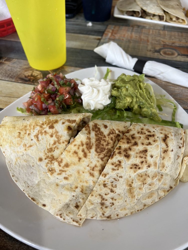 Ricos Tacos Moya Restaurant 3