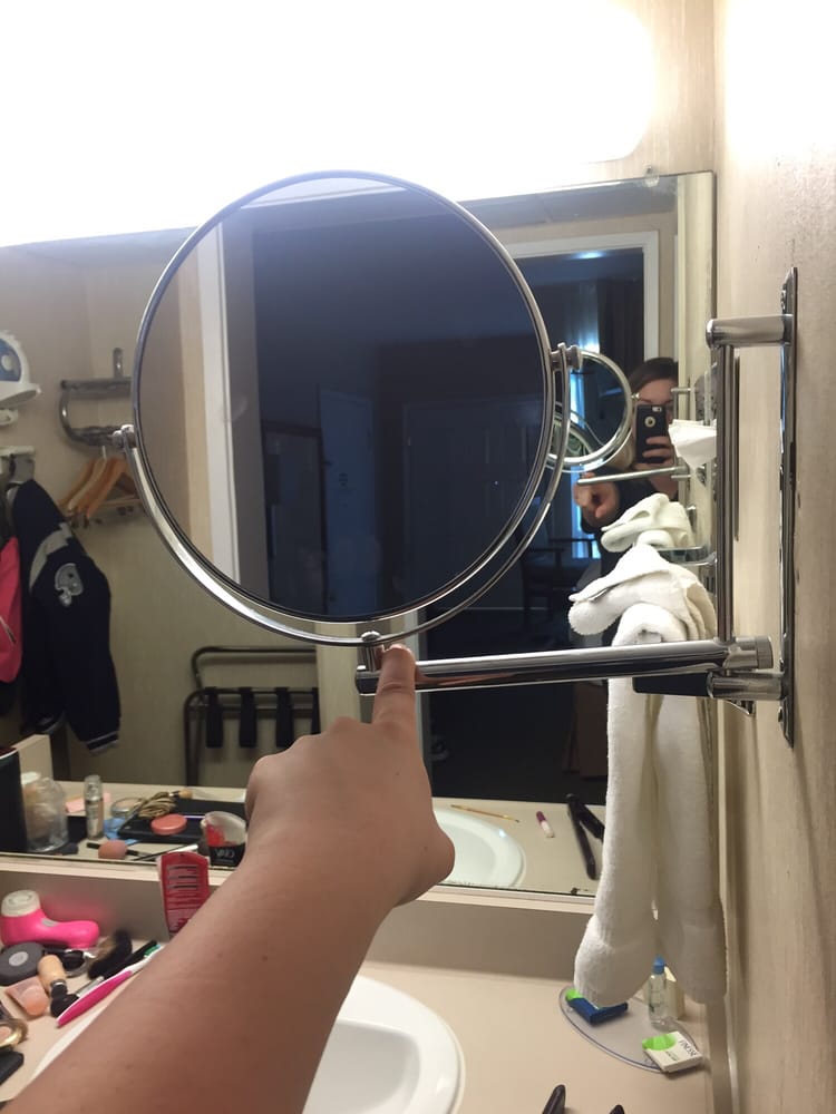 Favorite Part Is The Close Up Mirror With Two Sides Makes It Easy Photo Of Vagabond Inn Glendale Ca United States Favorite Part Is