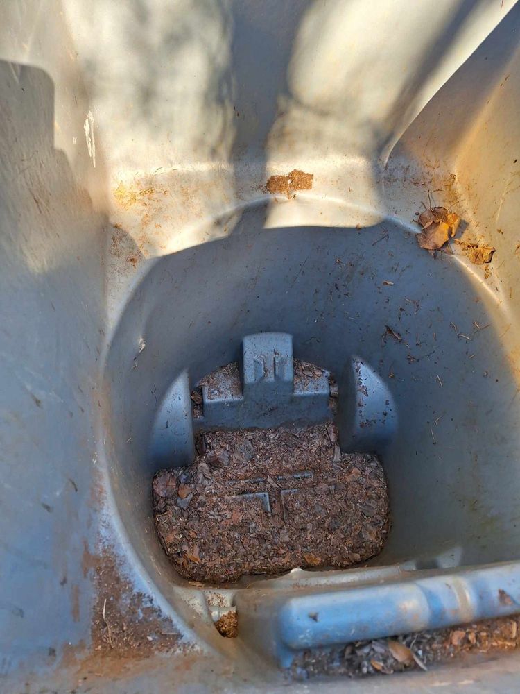 D & R Trash Bins Cleaning Solutions