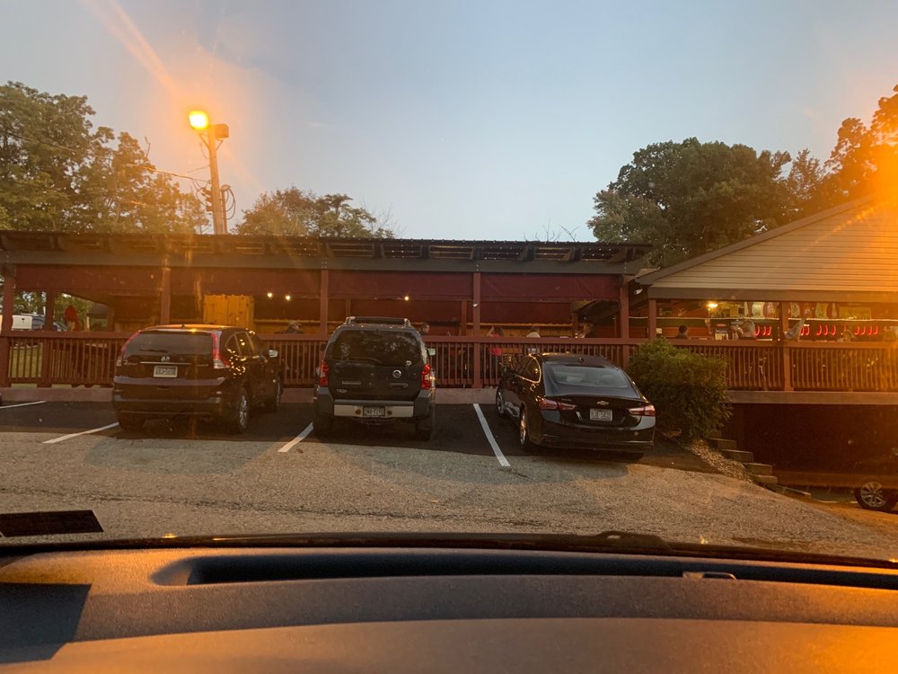 Woodpeckers Pub & Grub