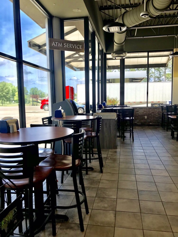 Marathon Oil / Kangaroo Crossing, Pelahatchie Roadtrippers