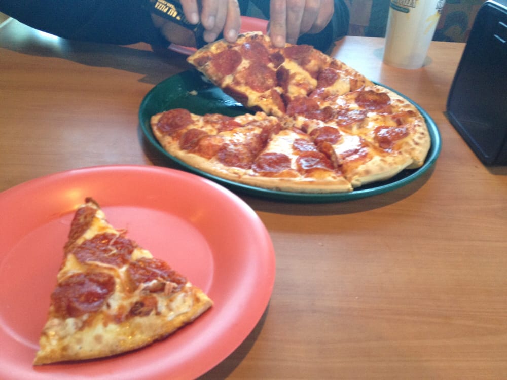 Straw Hat Pizza 16 Reviews Pizza 510 4th St, Williams, CA