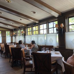 huntley taverne clear