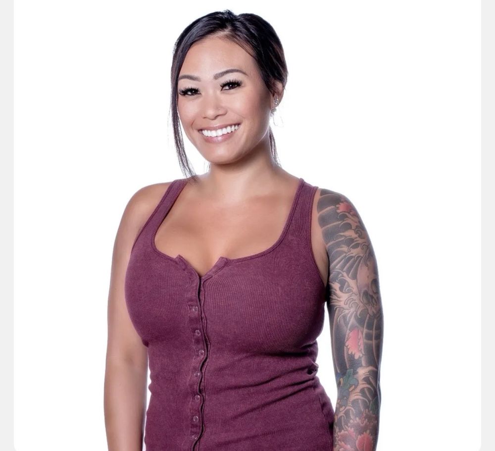 Vee Luanlert - REALTOR