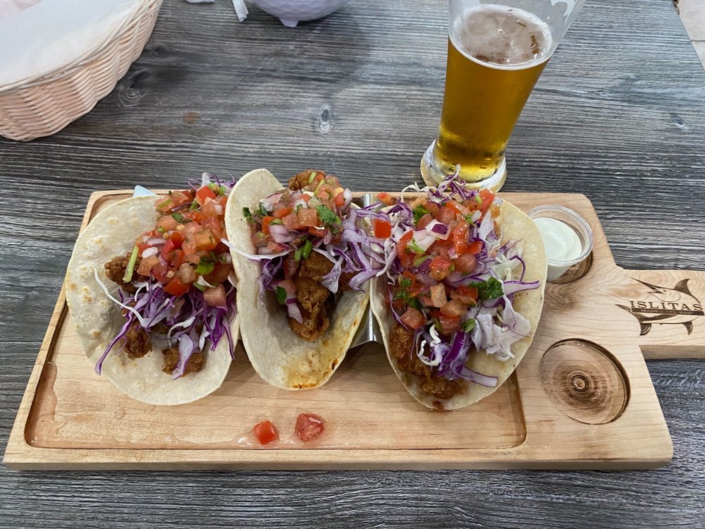 Islitas Mariscos & Bar
