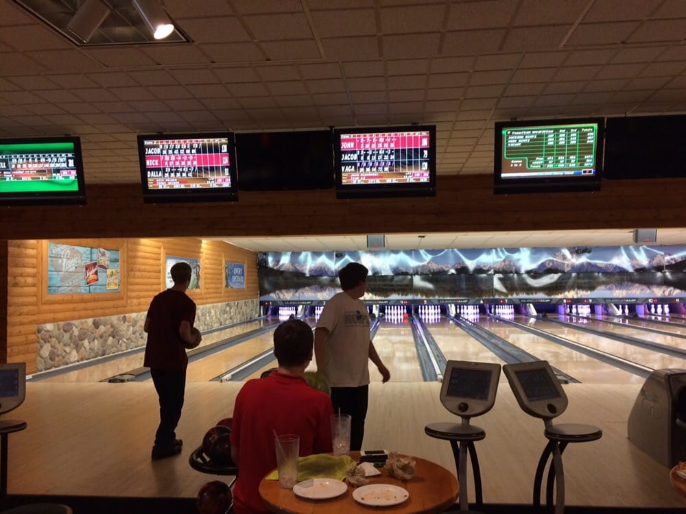 Alpine Lanes of Muskego 23 Reviews Pizza S80W18700 Apollo Dr, Muskego, WI Restaurant