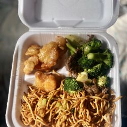 Hilltop Chinese Restaurant 34 Photos 29 Reviews Photo Of Hilltop Chinese Restaurant Running Springs Ca United States Honey Walnut