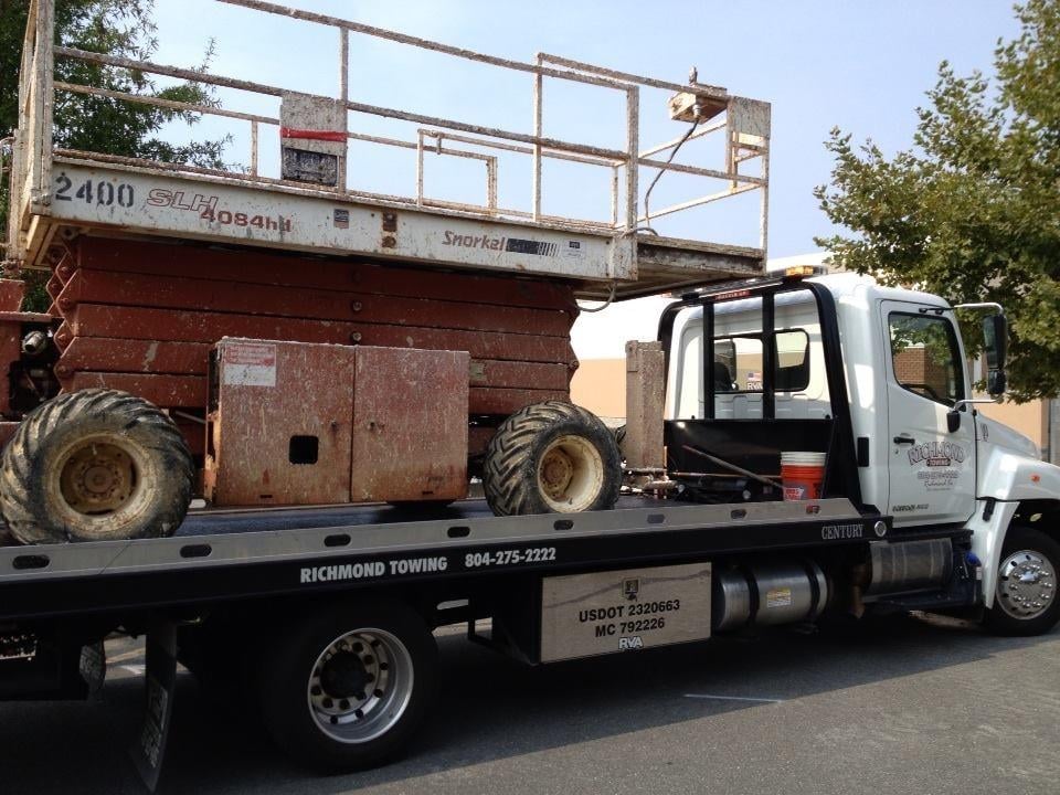Richmond Towing Towing 9932 Jefferson Davis Hwy, Bellwood