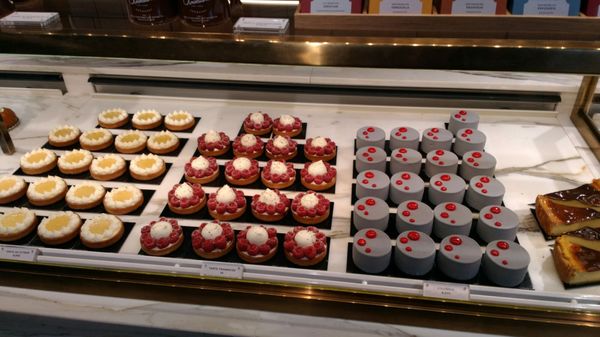 Photo de La Pâtisserie Cyril Lignac , Paris, France
