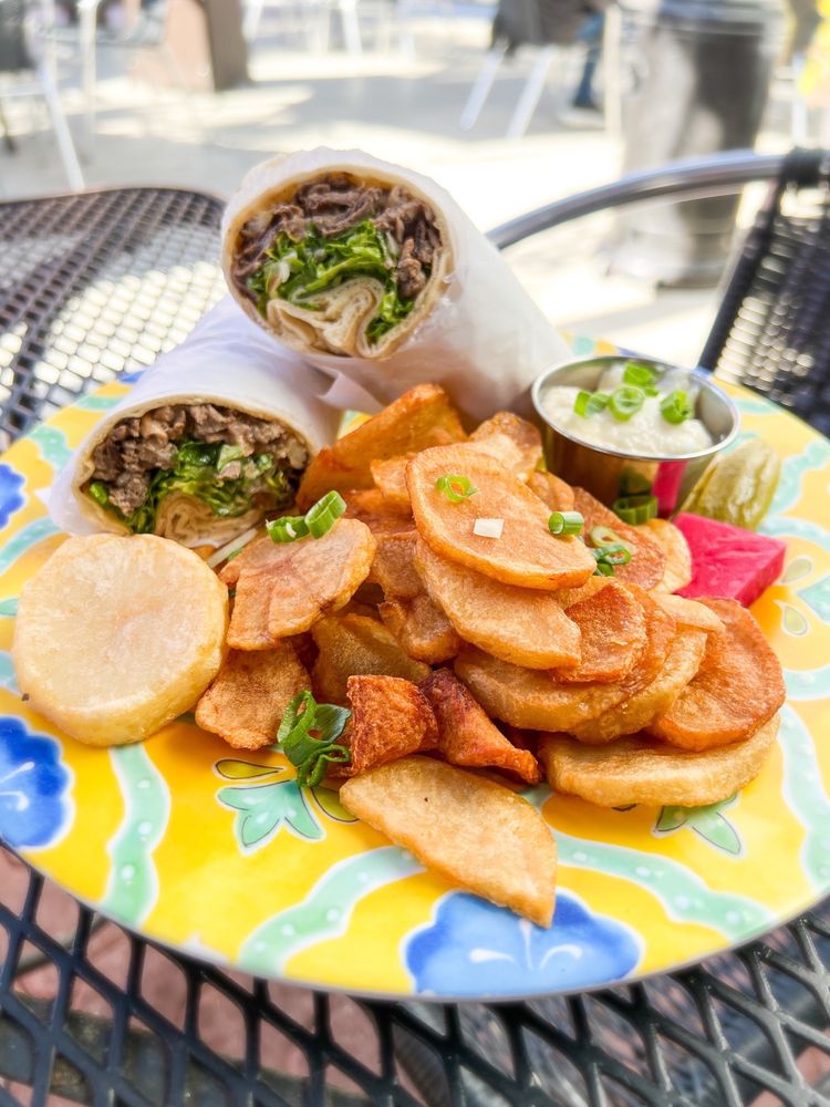 Les Amis Restaurant & Lounge Les Amis Restaurant & Lounge