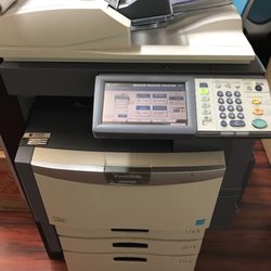 United Imaging 14 Photos Office Equipment 21201 Oxnard St Photo Of United Imaging Woodland Hills Ca States My Toshiba Copier