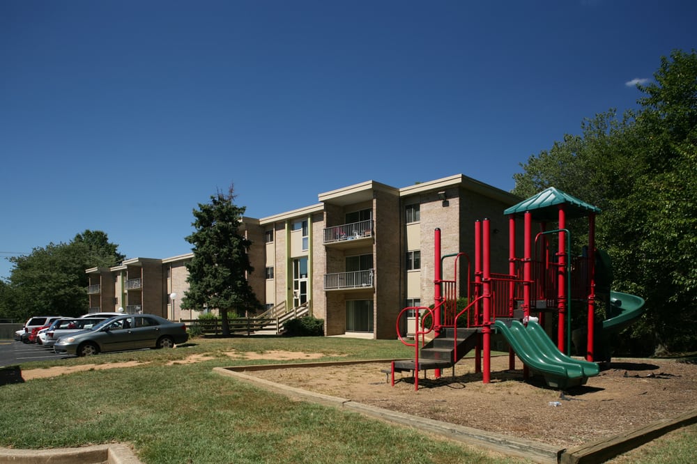 Governor Square Apartments