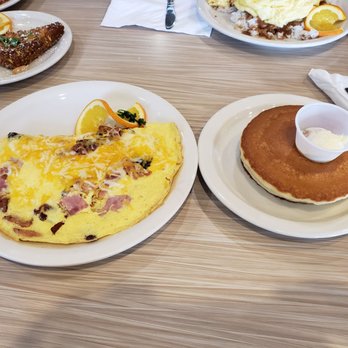 Stacks Pancake House 1587 Photos 985 Reviews Breakfast Photo Of Stacks Pancake House Irvine Ca United States Meat Lover Omelette