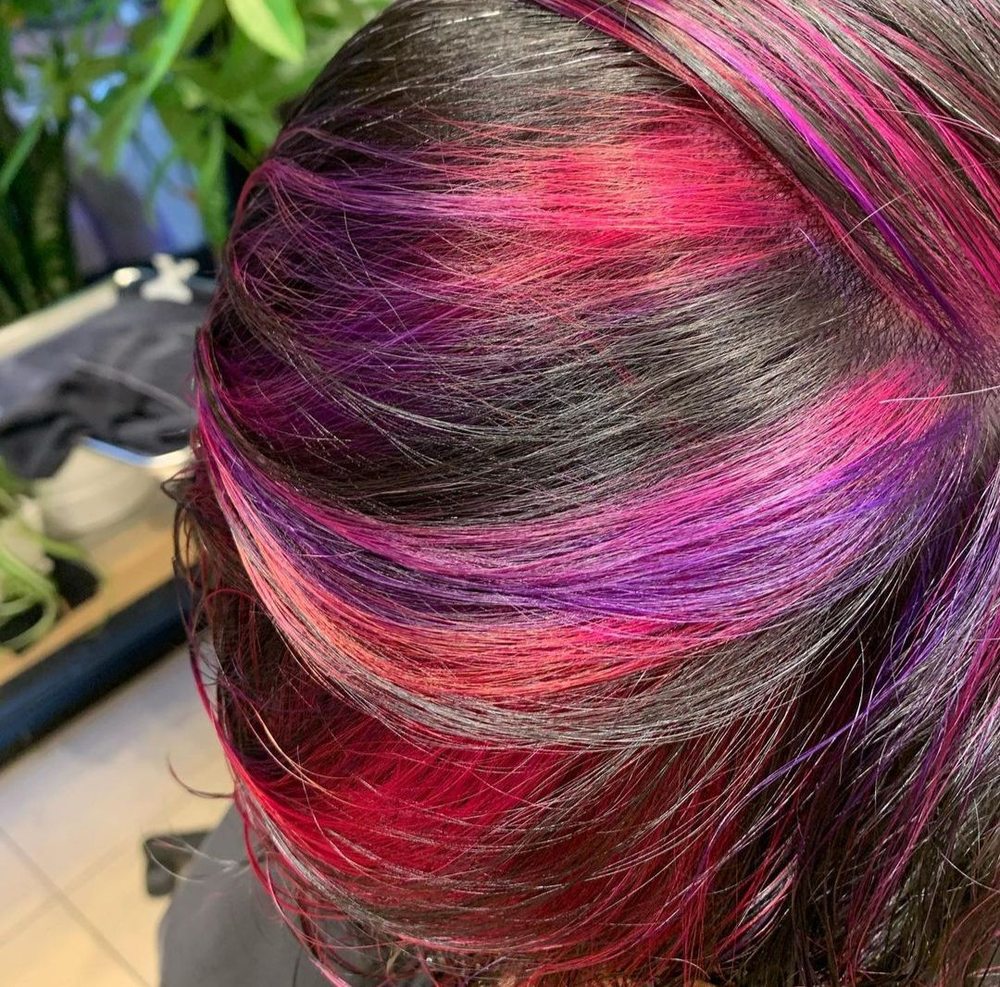 SALON LOLA
