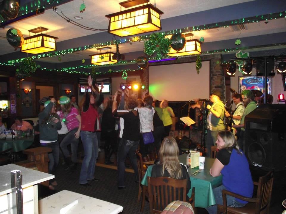 5 O’Clock Sports Bar CLOSED 20 Photos & 19 Reviews Sports Bars