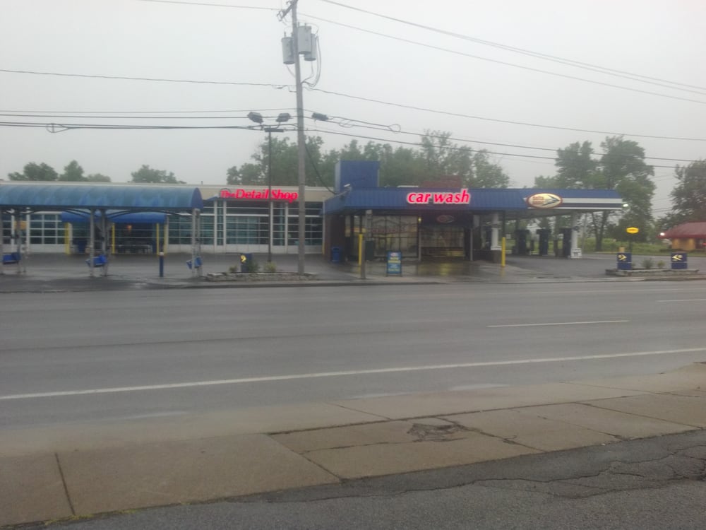 Delta Sonic Auto Detailing Niagara Falls Blvd & 80th St, Niagara