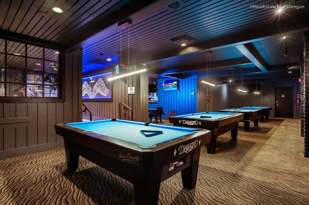 The Aura Night Club & Lounge