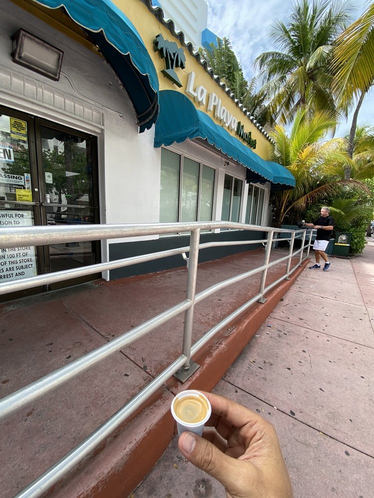 La Playa Supermarket