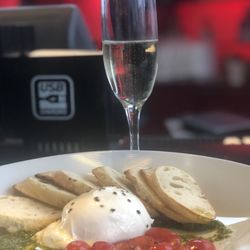 Volt 71 Photos 73 Reviews American New Renaissance Center Photo Of Volt Detroit Mi United States Burrata