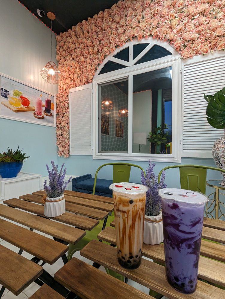 Meet Up Boba Teahouse and Cafe
