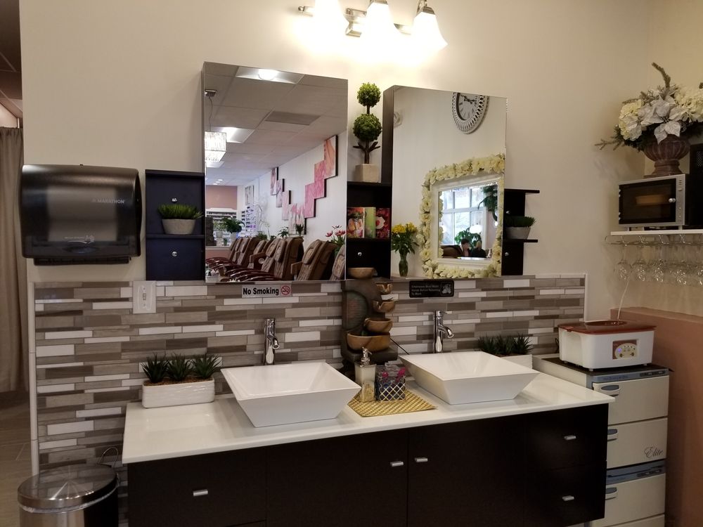 Photos for Luxury Nails and Spa - Yelp