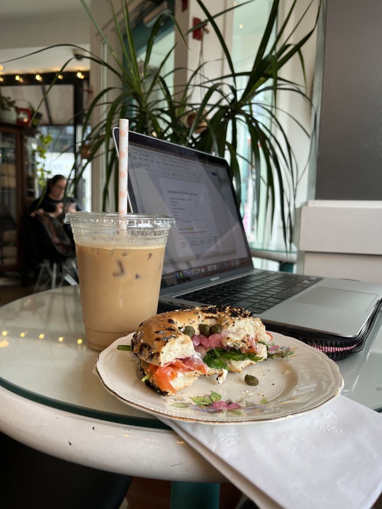 Dilly Dally Coffee Cafe