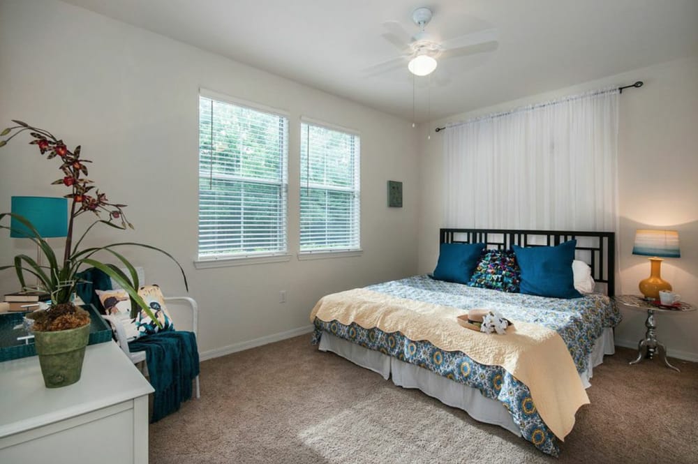 Uptown Village at Townsend 41 Photos & 11 Reviews Apartments 3780