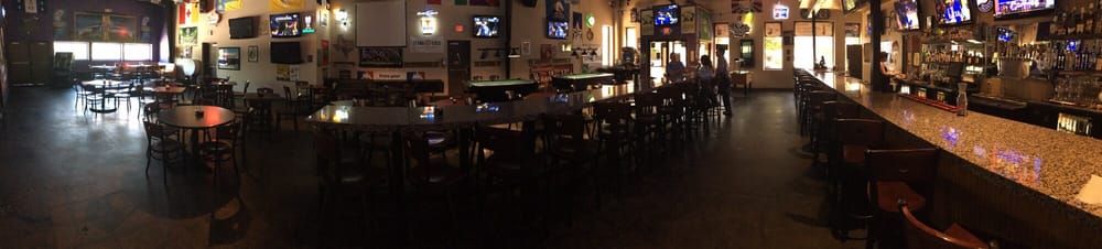Mavericks Bar & Grill