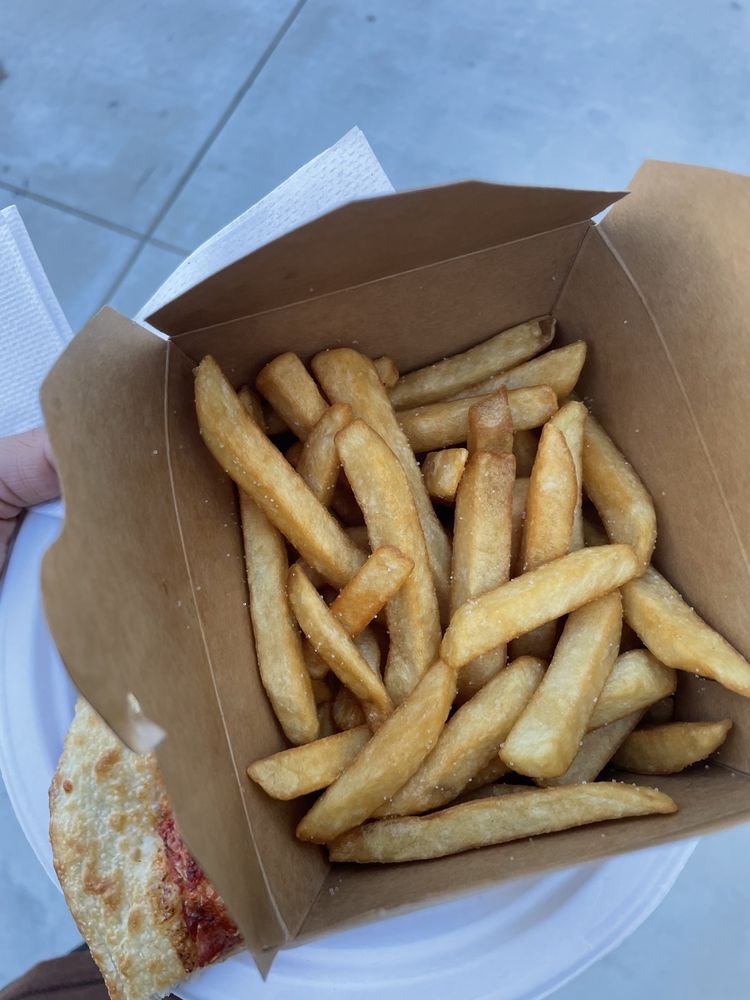 In and Out Pizzeria In and Out Pizzeria