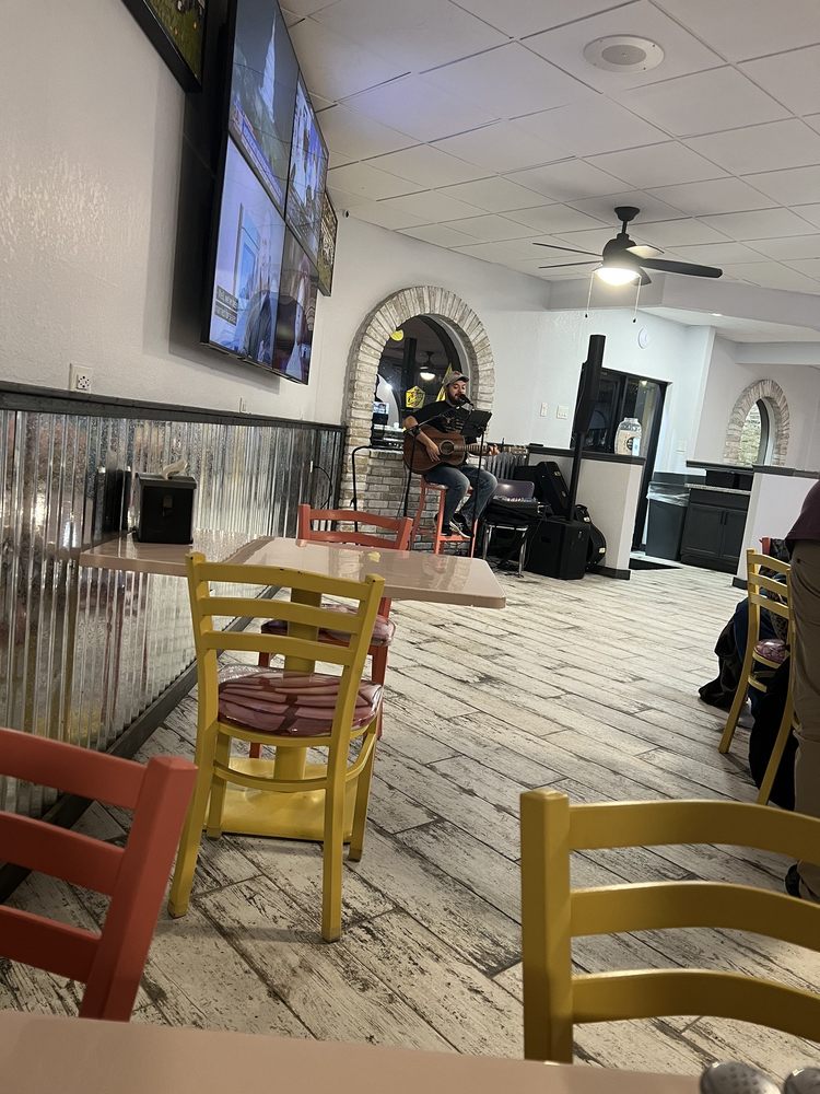 Mi Gente Comida Y Cantina
