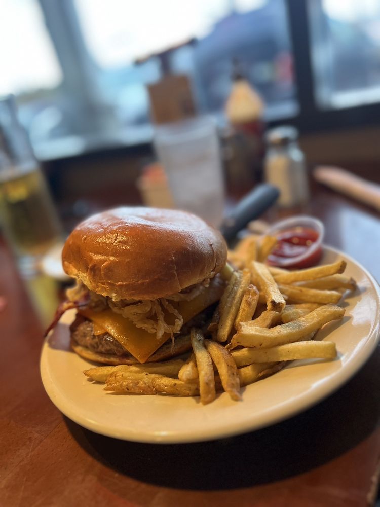 Mainstream Bar and Grill