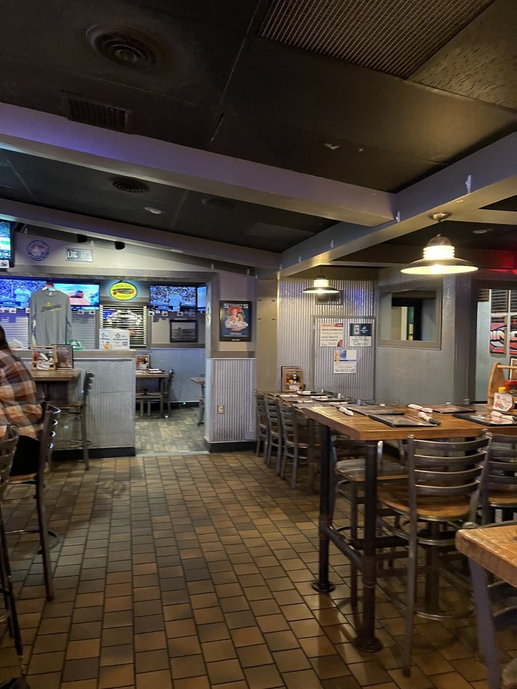Brewer's Bar and Grill