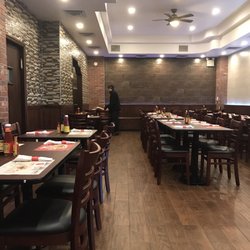 Max S Restaurant 93 Photos 39 Reviews Filipino 65 Belleville Photo Of Max S Restaurant Bloomfield Nj United States Interior Seating
