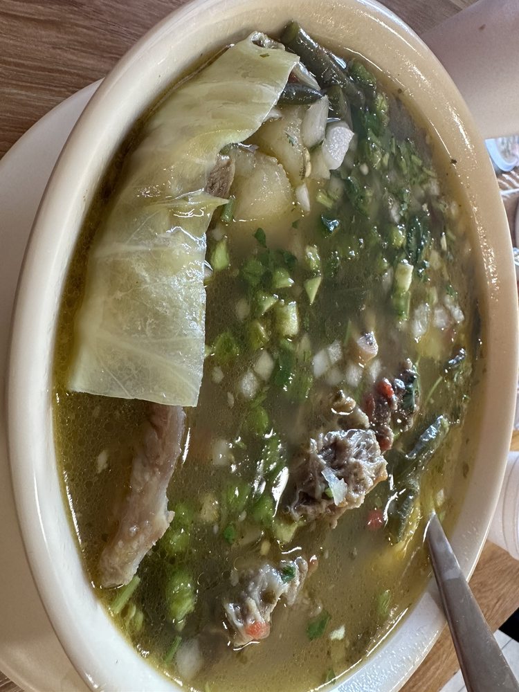 Roca Fuerte Panadería y Pupuseria