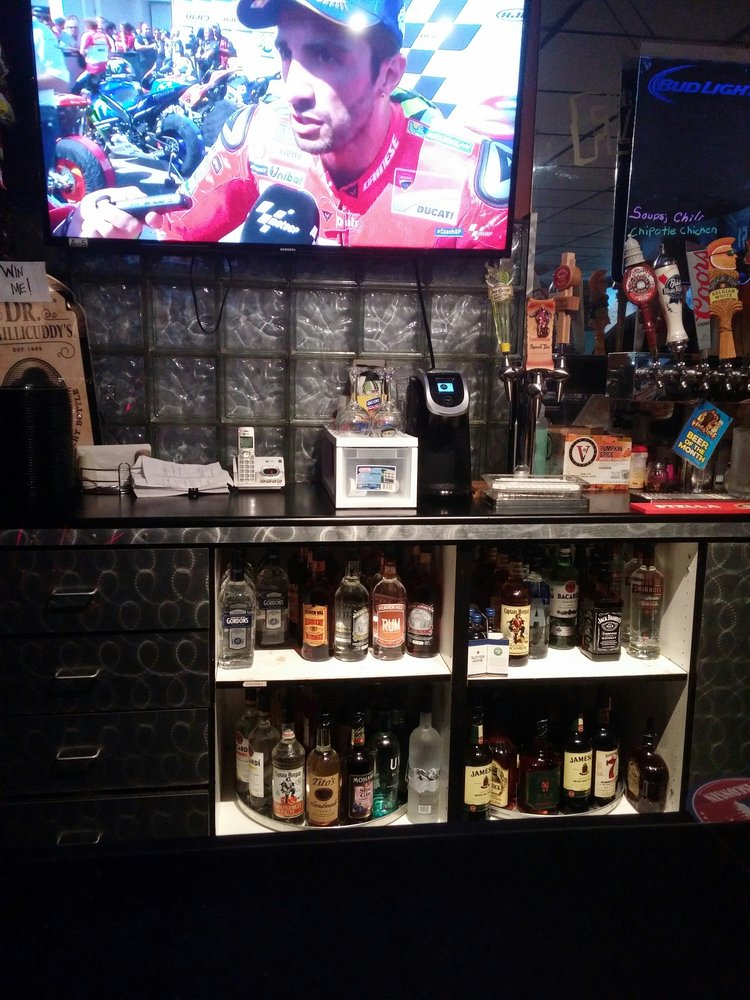 Flagstone BRad’s Bars 2820 W Prospect Ave, Appleton, WI