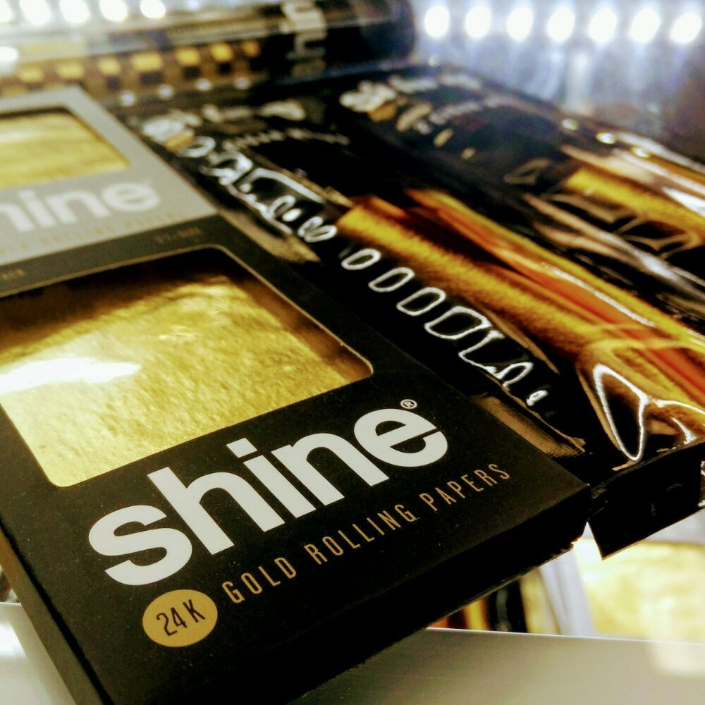 Gold, gold, gold. Only gold everywhere Gold, gold, gold. Only gold everywhere