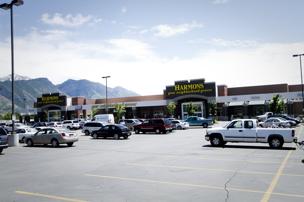 Harmons Neighborhood Grocer 22 Photos & 40 Reviews Grocery 870 E