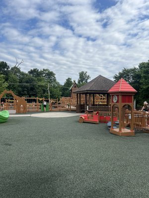 Lyn Stacie Getz Creative Playground, 301 W Ring Factory Rd