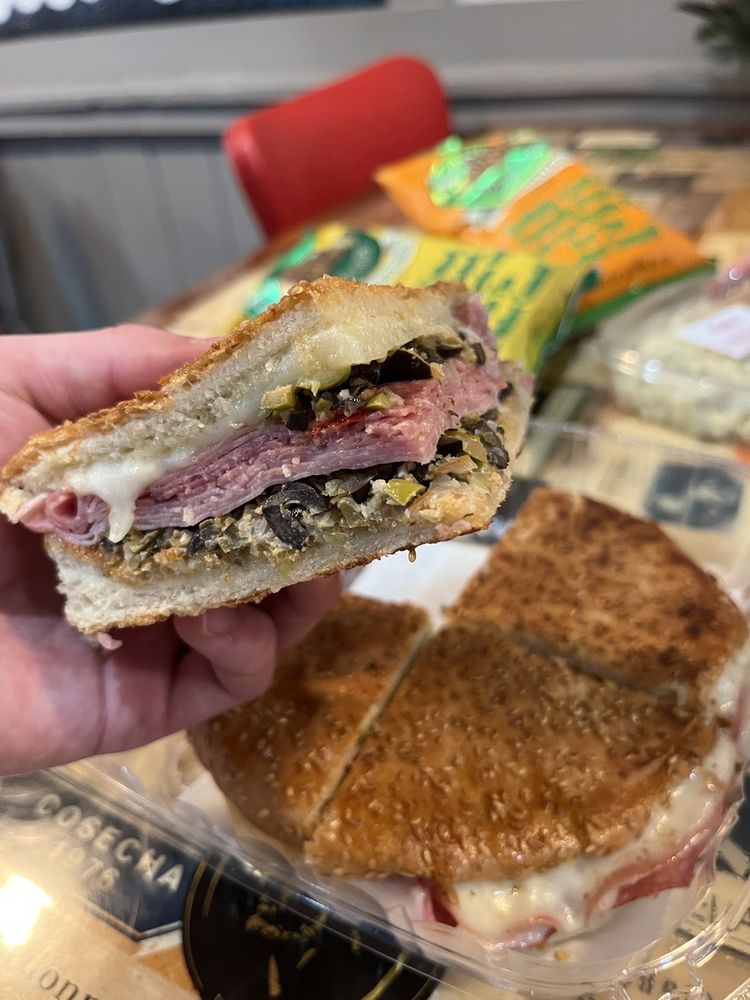 Paulie's Poboys