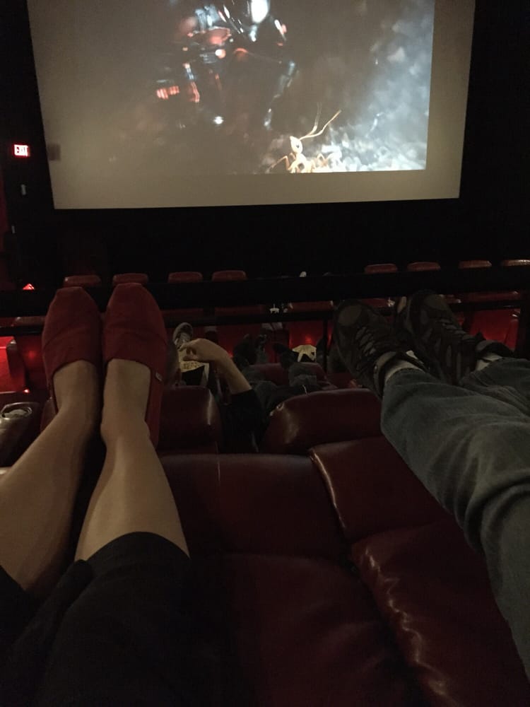 Mann Theatres Plymouth Grand 15 10 Reviews Cinema 3400 Vicksburg