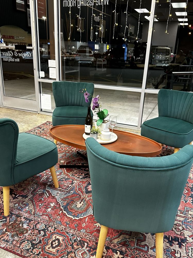 Grape & Glass Wine Tasting Room