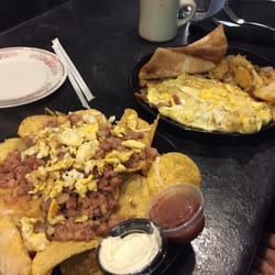 Rooster S Bistro Closed 12 Photos 10 Reviews Breakfast Photo Of Rooster S Bistro Northfield Ma United States Corned Beef Hash Nachos