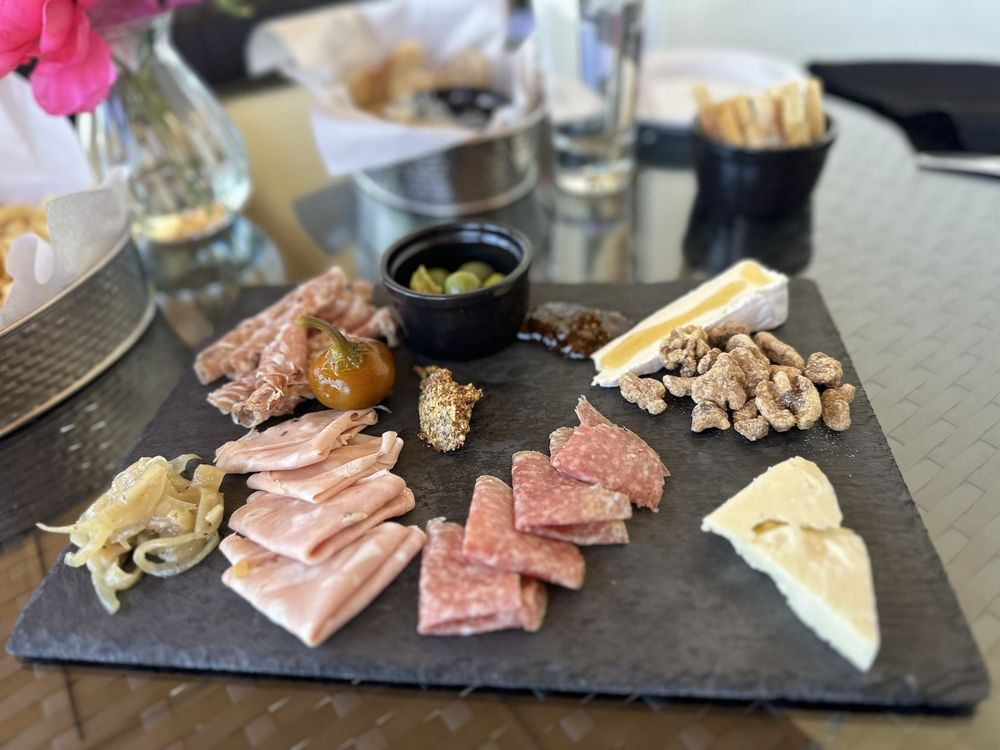 Rayson Winery & Vineyards