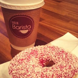 Dublin Barista School － Dublin, 愛爾蘭的相片。Great coffee and delicious doughnut all for 3.50e