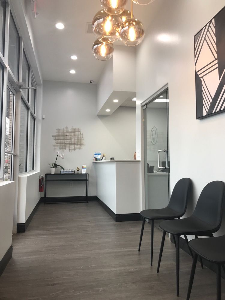 image of business Luna Dentures