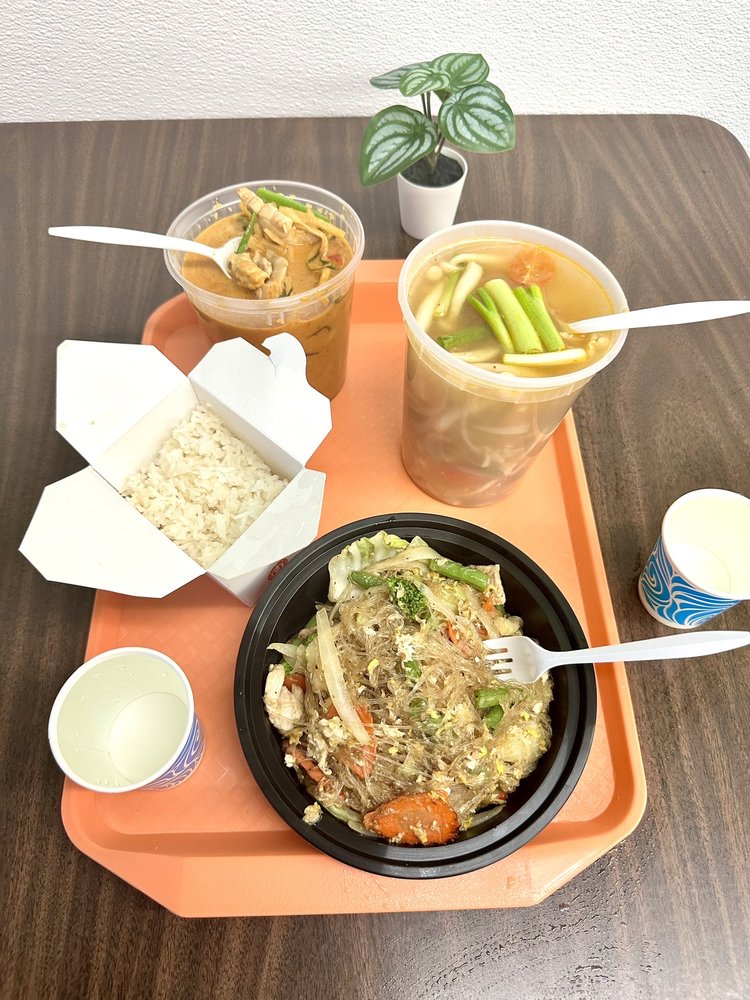 Mae’s Thai Kitchen