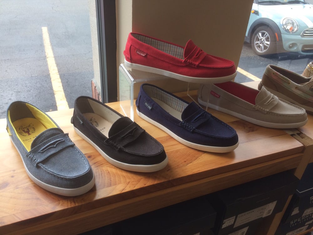 Famous Shoes CLOSED 22 Photos Shoe Stores 7668 S Tamiami Trl